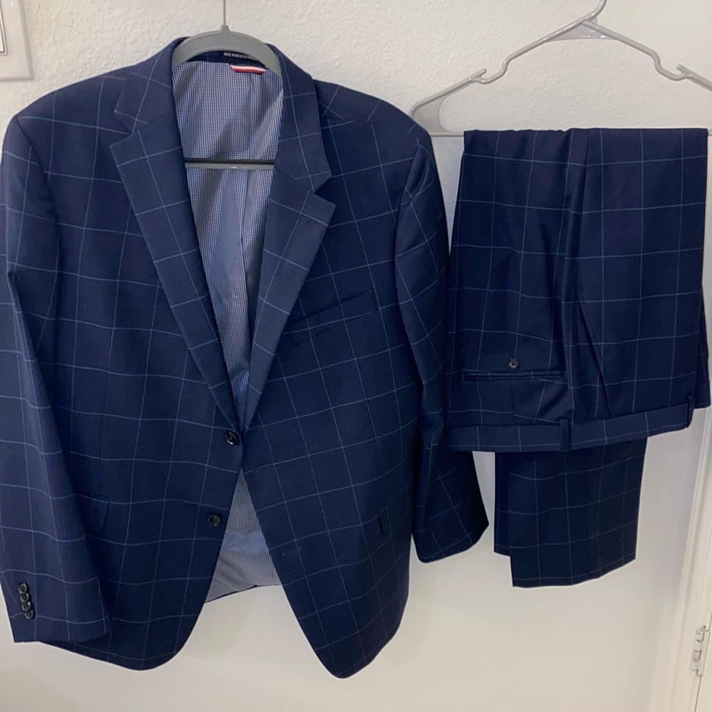 Men’s Tommy Hilfiger Navy Suit